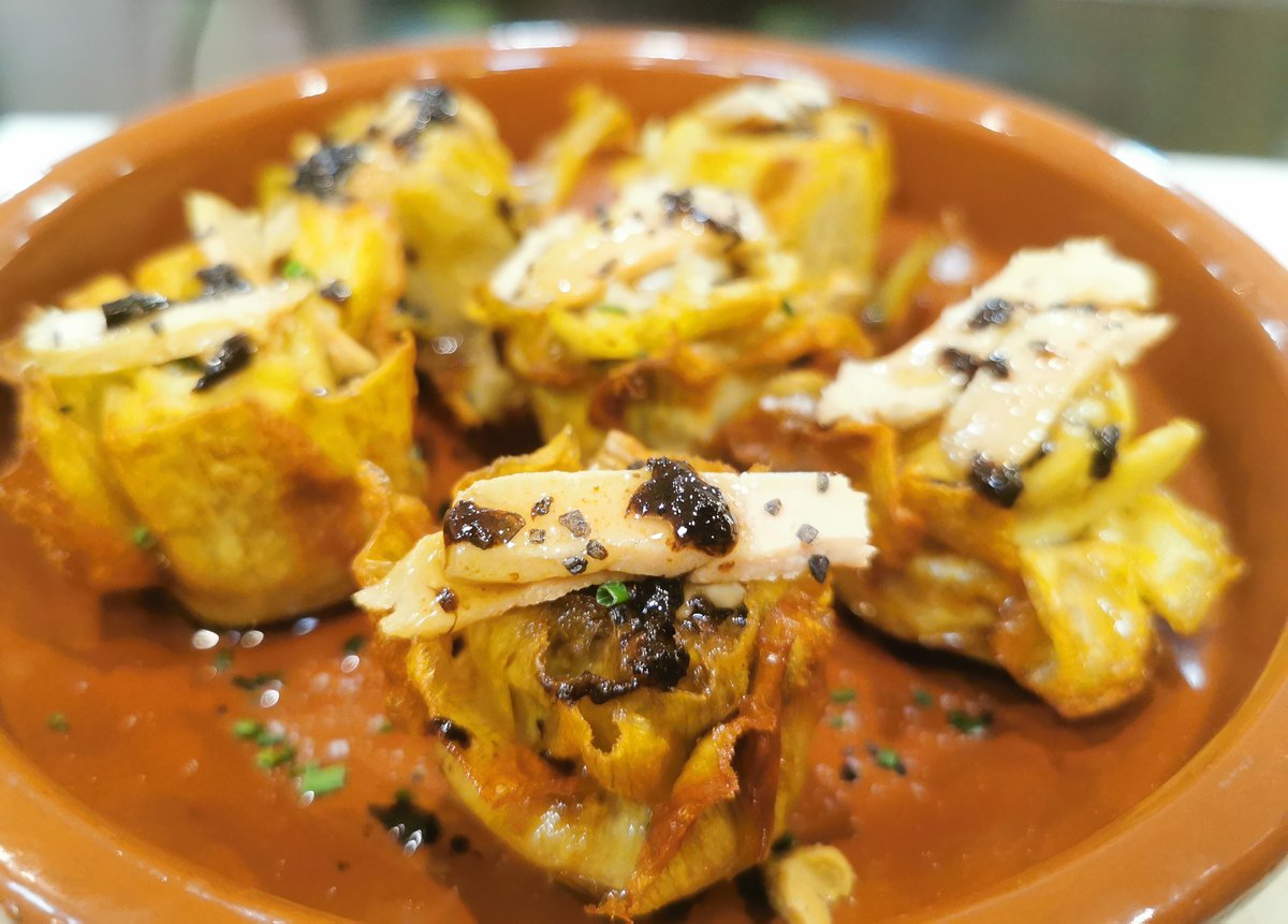 GastroMadrid_'s tweet photo. Época de alcachofas con D. Origen - Alcachofas de Tudela al humo con foie 👏👏😋🍴
#GastroMadrid 🔝 #Recetas 🤤 #GastroSpain @GaastroSpain #Madrid #España #DOrigen #Alcachofas #Tudela #Foie 🤙 #Gastro #Planazo
https://t.co/LgQmgFfGMh https://t.co/7gZOaiLPXq