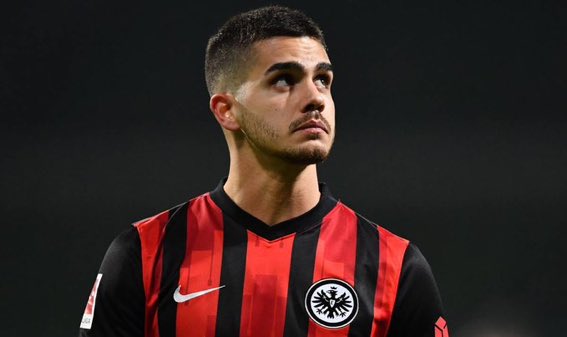 Latest_Footy's tweet photo. 🗞 Andre Silva, 25, says he is flattered to be linked with a possible move to Manchester United.

[Mirror] https://t.co/0bA9IkfQVU