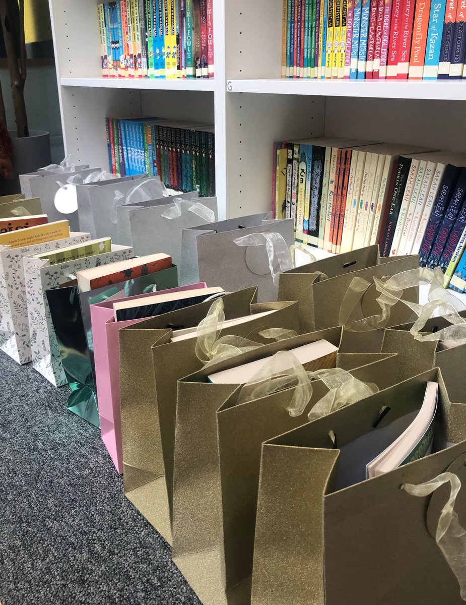 HollingReading's tweet photo. To celebrate World Book Day we have randomly selected children across to school to receive these AMAZING reading for pleasure packs. We will be out and about in the community delivering them this week. 📖 📚 @holling1 https://t.co/fjf5l0DjdX