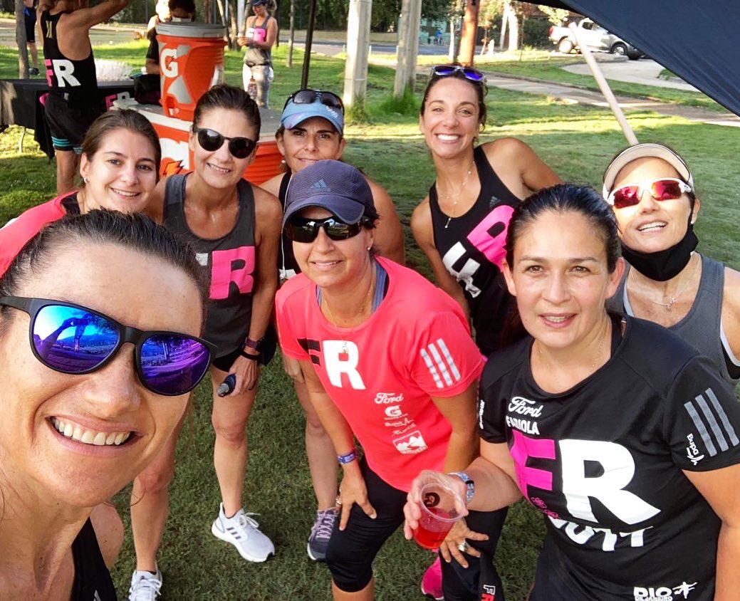 FullRunners's tweet photo. #fullrunners
UNO PARA TODOS Y TODOS PARA UNO ✔️
#running #corre #correr #maraton #corridas #running #run #trail #salud #deporte #ciclismo #natacion #swimming #ironman #mtb #santiago #chile https://t.co/rfM9PIWa8c