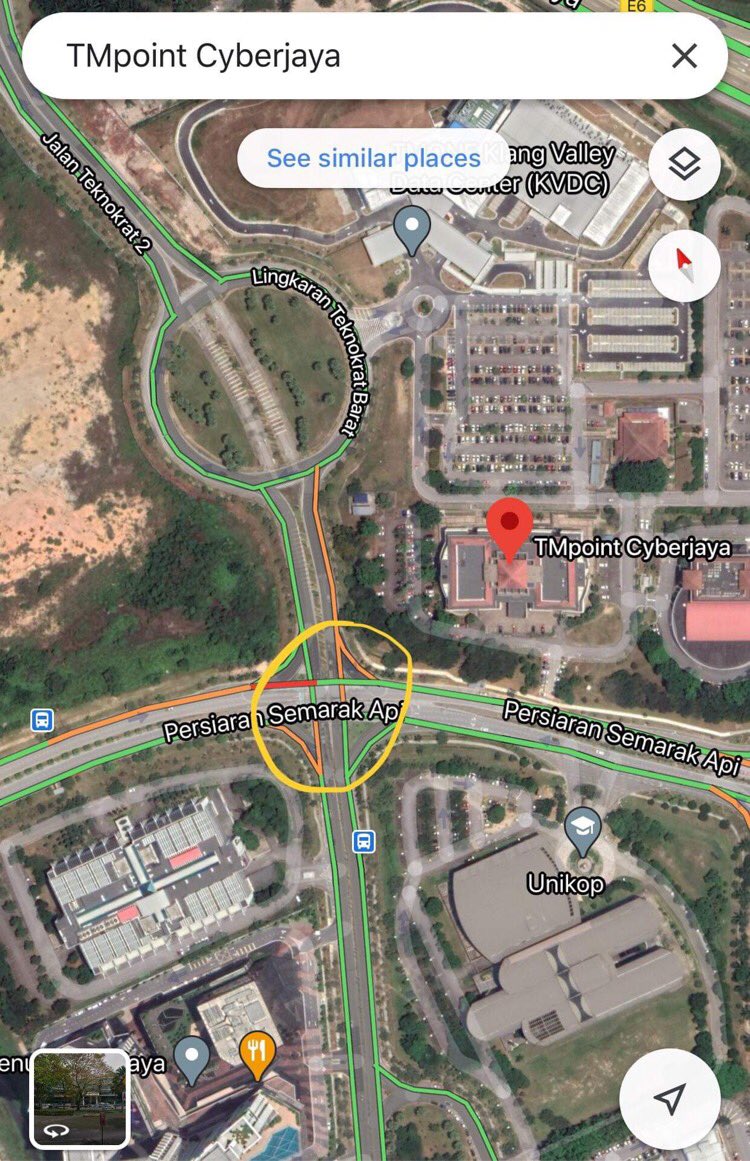 WazerJufri's tweet photo. @Twt_Cyberjaya Assalam min, nak minta tolong viral &amp; cari kalau dapat. Dlm pukul 3pm tadi ada motor besar (maybe superbike) langgar lari kereta wife kat traffic light kat TM point. Motor tu langgar red light terus pecut ke arah masjid lepas langgar kereta. Mohon bantuan semu tq https://t.co/IIP2Rzwgv5