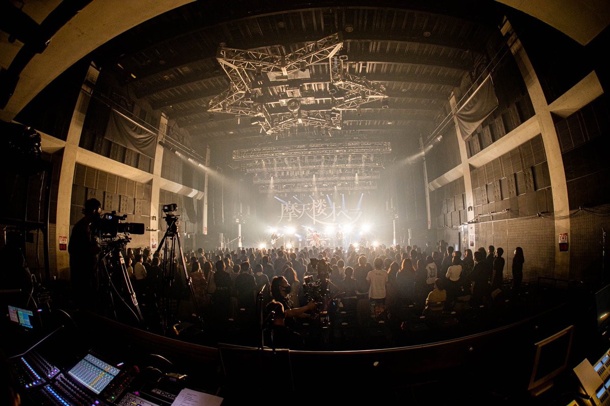 opera_staff's tweet photo. 【Live Photo①】
2021.03.01 at 川崎CLUB CITTA'

摩天楼オペラ Presents
「有観客配信LIVE -共鳴する心音-」

Photo by @kawado_photo https://t.co/eN8oQUXCP1
