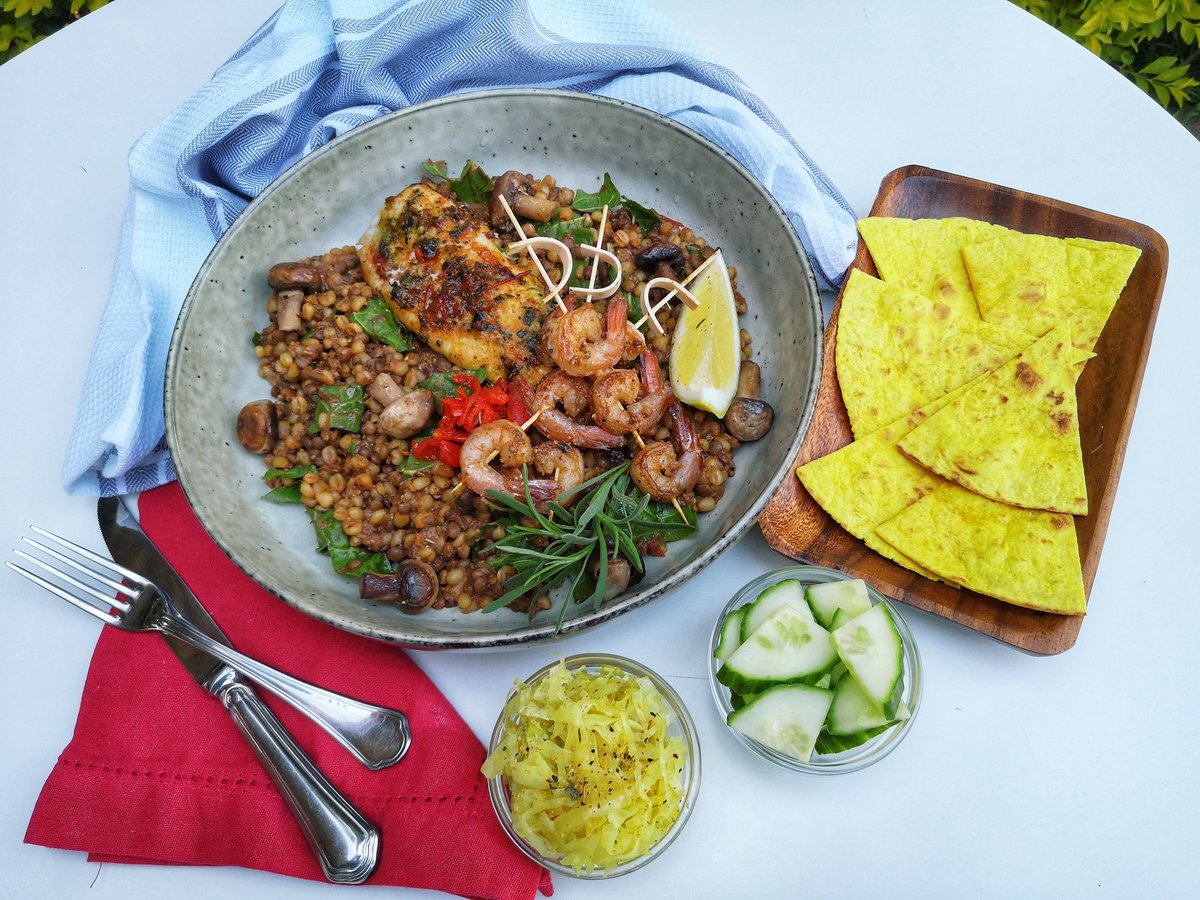 chefnami's tweet photo. Lavender Infused Warm Korong and Letlhodi Salad with Teriyaki Prawns, Tomato Pan Seared Hake, accompanied by Turmeric Wrap Toast, Cabbage and Cucumber...

Bon Appétit 😋

#KitchenPoetry
#ChefNami
#AnythingGoesInASalad https://t.co/toDCm3ZTku