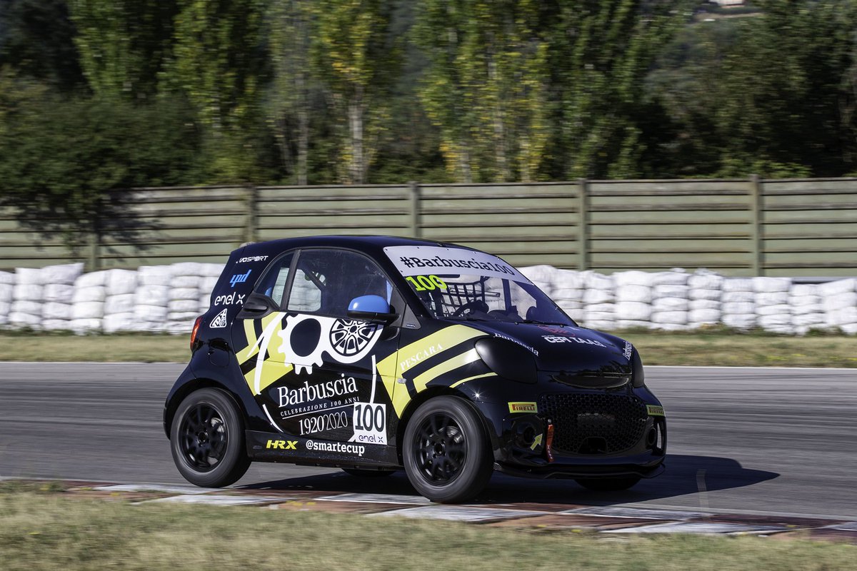 smartecup's tweet photo. 💯➕1️⃣ anni di attività
🏆Campioni Challenger 2020
🏎️ schiererà Vitantonio Liuzzi, ex pilota di #Formula1!
⚡ Buon 101esimo compleanno, @Barbuscia_spa
@smart_Italia | @smart_worldwide | @LpdItalia | @EnelXItalia | @Hrx_Srl | #MyMobilityPass | @Official_CSAI | #smart #smartecup https://t.co/6BHSQh7fmp