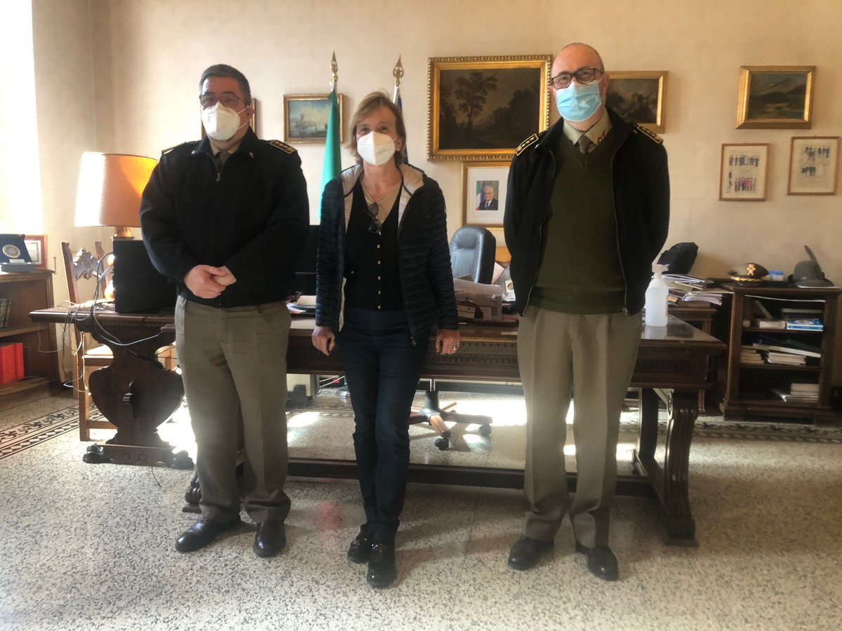 Visita del Prefetto allo Stabilimento Chimico Farmaceutico Militare. Una eccellenza del territorio. Grazie del Prefetto alla professionalità delle nostre Forze Armate