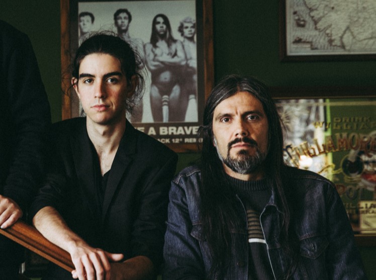 thinkinsideme's tweet image. Kiedis's sock between us #thinkinsideme #redhotchilipeppers #anthonykiedis #grunge #rockalternativo Grunge Pop Records  Sonidos Grunge