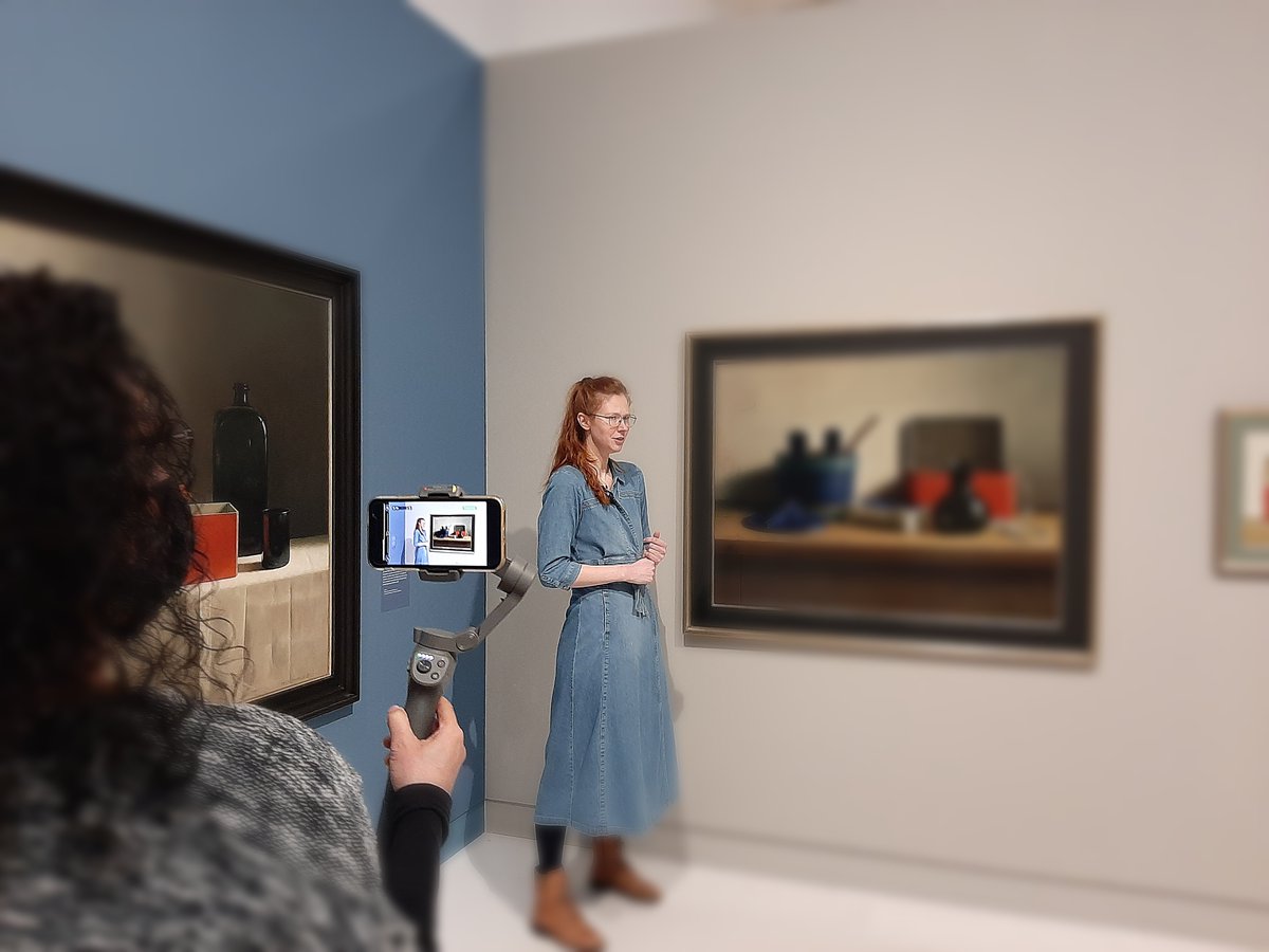 Bewoners van <a href="/Vanboeijentweet/">Vanboeijen</a> kregen een rondleiding door de tentoonstelling 'Henk Helmantel' in het @DrentsMuseum. Een prachtig initiatief mede i.s.m. 
<a href="/SpecialArtsNL/">Special Arts NL</a>. Aansluitend verzorgde <a href="/gejanstol/">Gejan Stol</a>
van het ICO een workshop 'Stillevens:' ico-kunstencentrum.nl/livestream-dre…