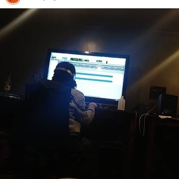 You want your music on beat champs radio follow me on ig @beatzbyzagnab and then send mp3 here zagnab@decizionmakerz.com