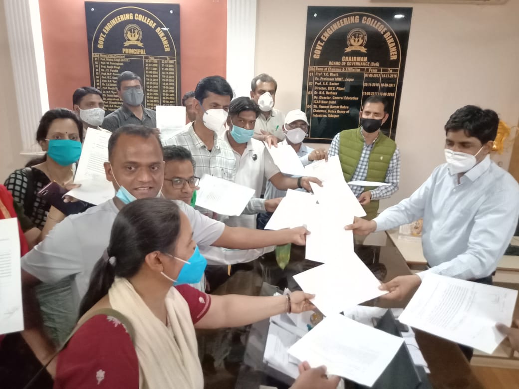 DhanroopN's tweet photo. @ECBRECTA1 @ashokgehlot51 @drsubhashg @RajasthanRecta @BSBhatiInc @zeerajasthan_ @PatrikaNews @RajCMO @ajaymaken @RahulGandhi @GovindDotasra #SAVE_GovtEnggColleges_Raj https://t.co/fE0gSgYsec