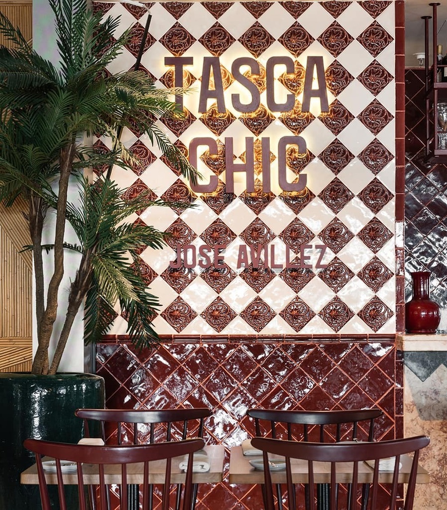 EdinTileStudio's tweet image. Tiles for every room, style and  budget! For enquiries please contact us by email at enquiries@edinburghtilestudio.co.uk
.
.
.
Amazing handmade, detailed tiles from @newterracotta !! 
.
.
.
#edinburghtilestudio #tiles #tilestudio #textured #tile #tiledes… instagr.am/p/CL6bF07j_sX/