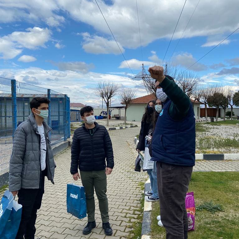 ConqueraF's tweet photo. Manisa Büyükşehir Hayvan Barınağına Conquera FRC takımı olarak ziyarete gidip küçük dostlarımıza yardımda  bulunduk.

We visited Manisa Metropolitan Animal Shelter as the Conquera FRC team and donated.
#frcrobotics #frcturkey #teamwork #socialawareness @pekgoz_harun @fatlihann https://t.co/QTgJMs9Vqq