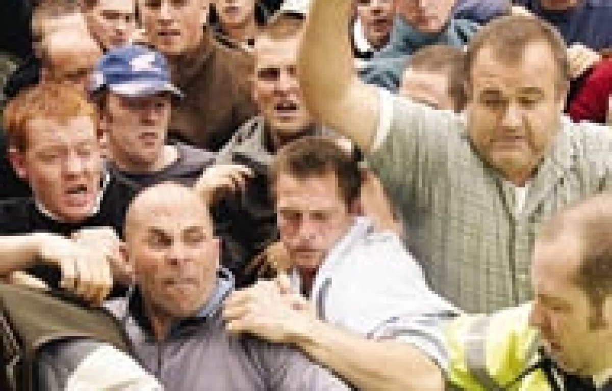 StanBronisz's tweet photo. Sur la montée de la violence côté veneurs:
🇬🇧🦊Flashback 2004: "Les députés britanniques ont voté hier à une large majorité l’interdiction de la #chasseàcourre malgré une manifestation violente et l’irruption de 5 pro-chasse dans la Chambre des communes."
https://t.co/jFWM8tmKWW https://t.co/qwsovBa5Ug