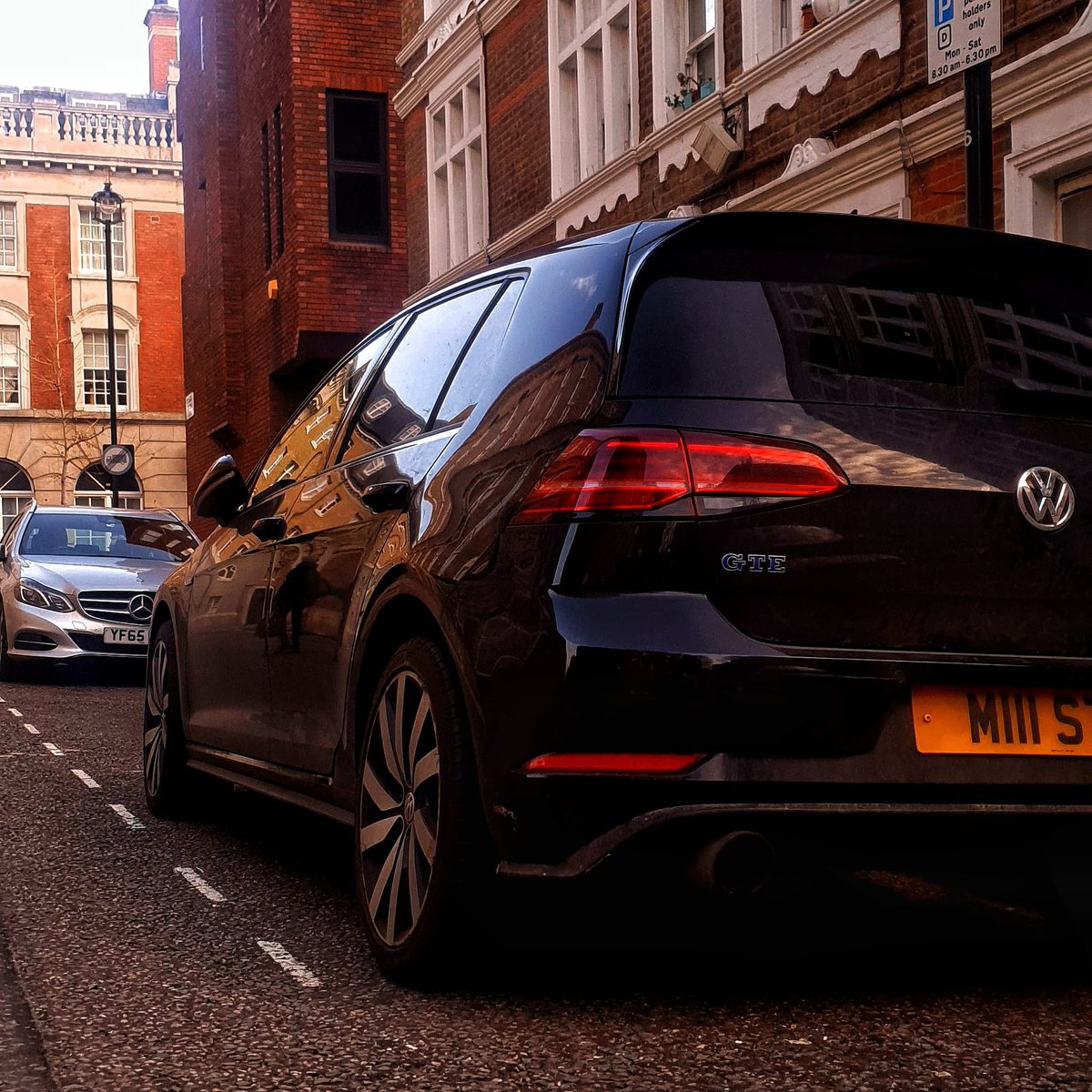 FA57KXR's tweet photo. Wait On Him

#FA57KXR #FASTKXR #volkswagen #volkswagengte #volkswagengti #golf #golfgti #golfr #r32 #r32golf #hothatch #hothatchback #a45 #a45amg #rs3 #audirs3 #gryaris #remusexhaust  #supercarsoflondon #carporn #london #petrolhead #carcrash https://t.co/yPRnhftlAw