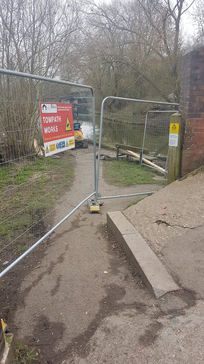 kingslock38's tweet photo. @CRTEastMidlands , @CRTvolunteers have not mentioned this but beware sections of the towpath in Aylestone are closed. https://t.co/72gxhlPCh5