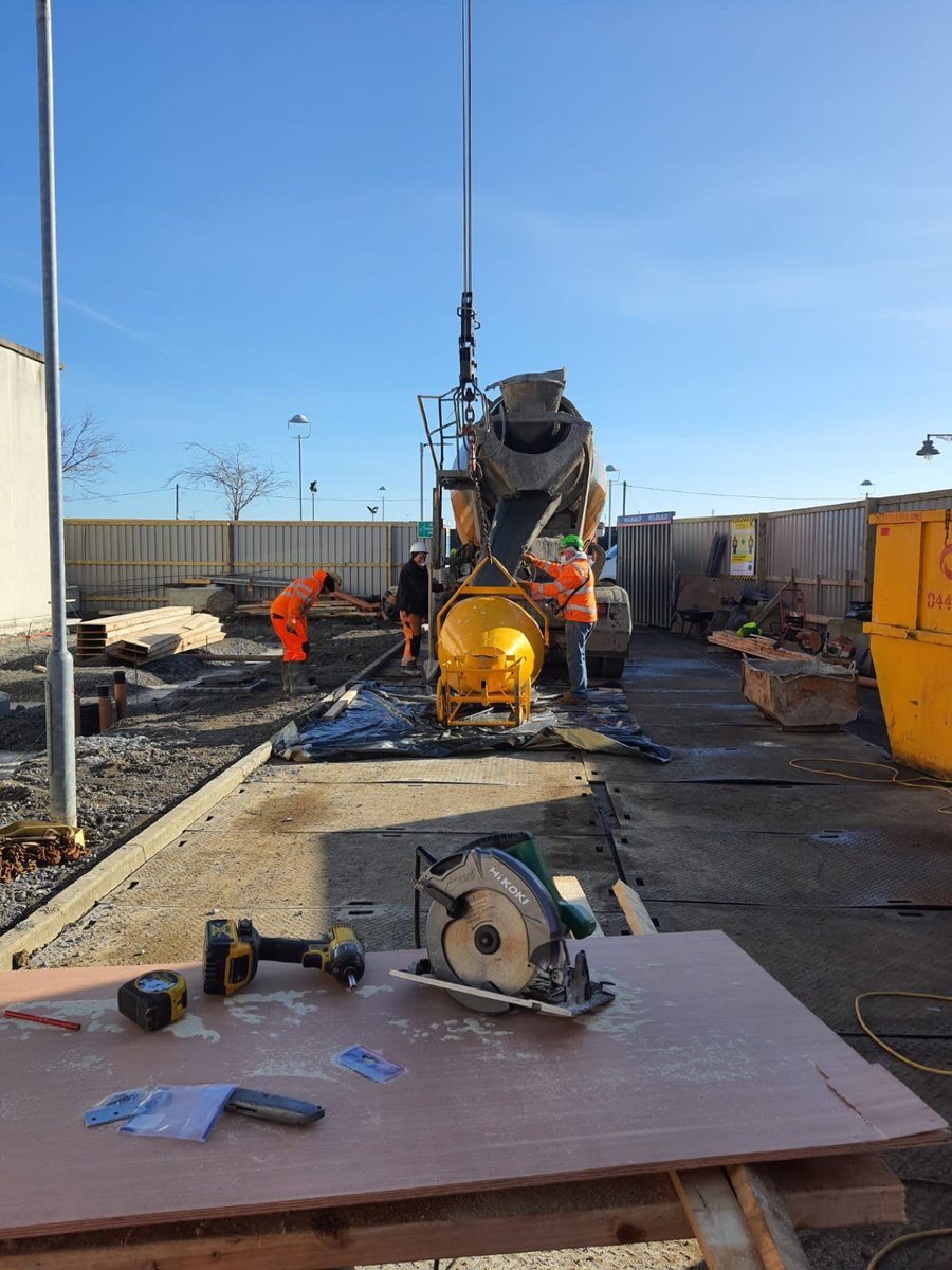 Kelbuild's tweet photo. Here are some photos of the progress being made on the new AMAU Labs Extension in Midlands Regional Hospital Tullamore.
We are delighted to be able to continue to service the HSE with these essential works during this pandemic.
#Covid19Safety #Construction #EssentialWorks https://t.co/EMkpJgXMf9