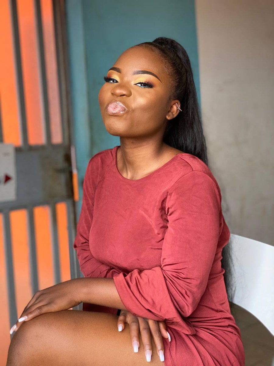 Its__Grace's tweet photo. Oui je fais le nyanga c'est mon anniversaire voilà 😊 bisou ma team
#teamgrace
#miss_essae
#laisser
#musicforlife
https://t.co/oLopW5X7Du https://t.co/piQDPzrZ9k