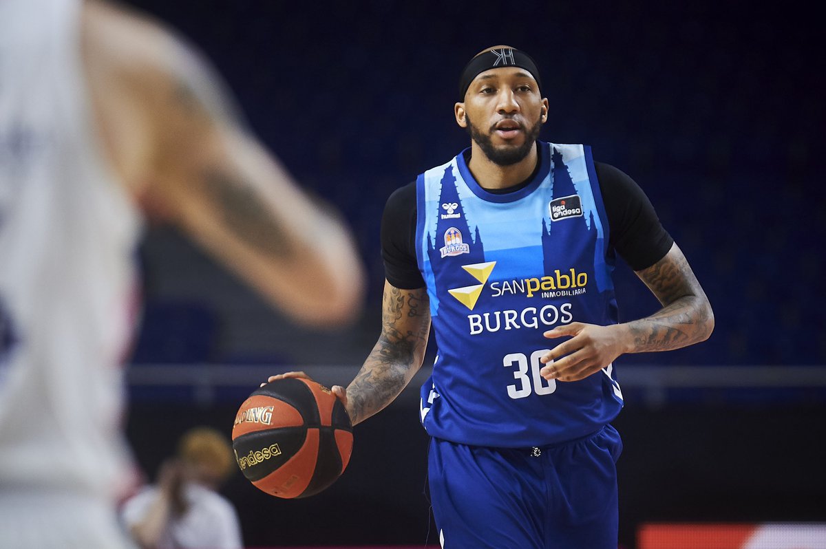 Baby_Kenther's tweet photo. Round of 16!!!

 #VamosBurgos🏀
#RoadToFinal8 

@SanPabloBurgos @BasketballCL https://t.co/asR88eMJIT