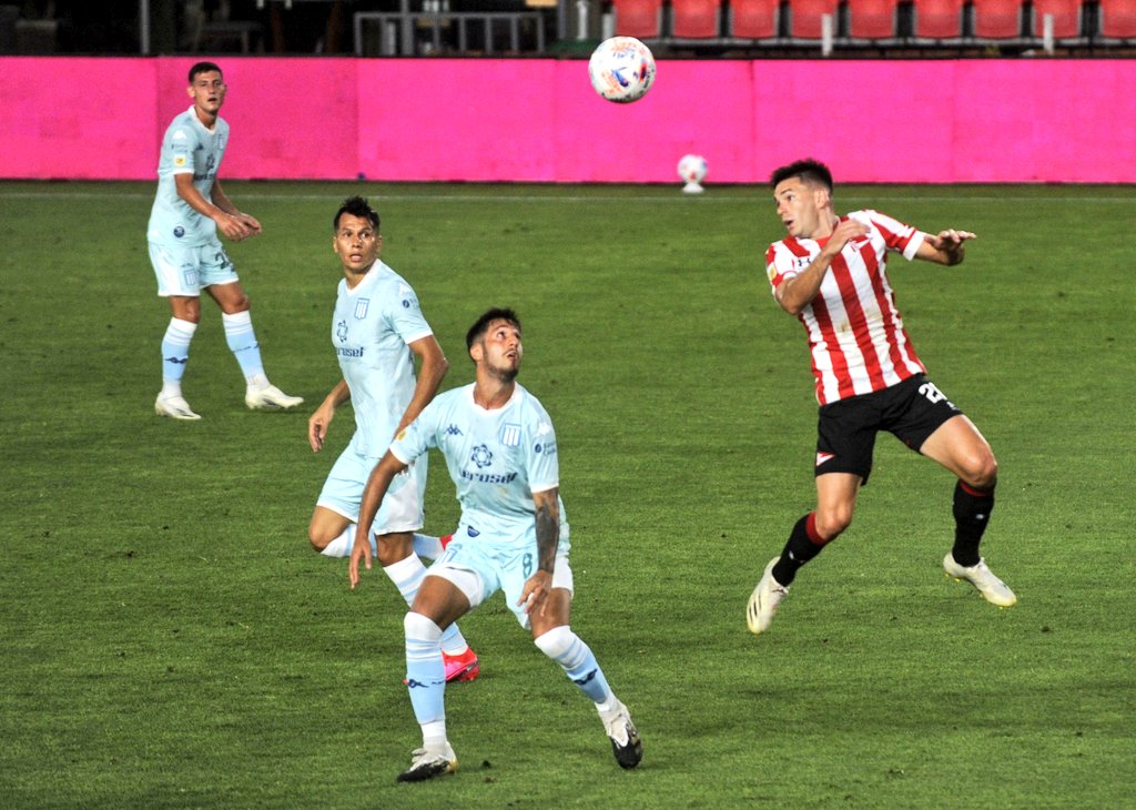 racingtactico's tweet photo. ¡Esta tarde a las 18hs super programa de @racingtactico!
Analizaremos el empate en LP y la previa de la final de la #Supercopa2019 ante #River.
📻 @RadioPunto1400
💻 https://t.co/1jv6xK4mCD
📱 wsp 11 4915 5850
📱@tunein "Radio Punto"(en vivo)
📱@ivoox "Racing Táctico"(ant prog) https://t.co/2BOEzWfZ6t