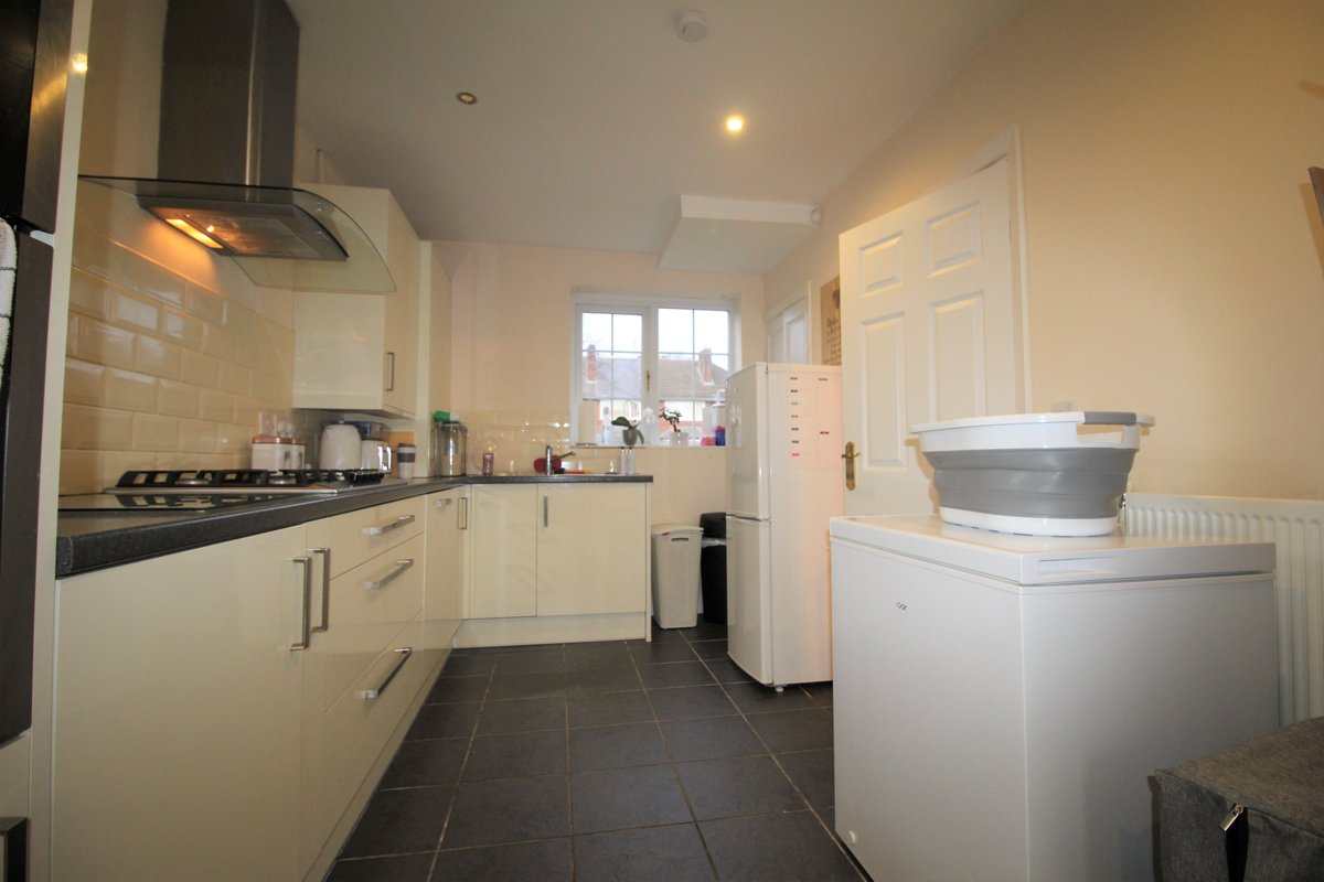 Hunters_M22's tweet photo. !ADDED TODAY!

- Three bed semi detached available
- Within 0.8 miles of the local Metrolink
- No chain

Contact us on 0161 945 9000 to book in for a viewing :) https://t.co/tkDIKet9TS