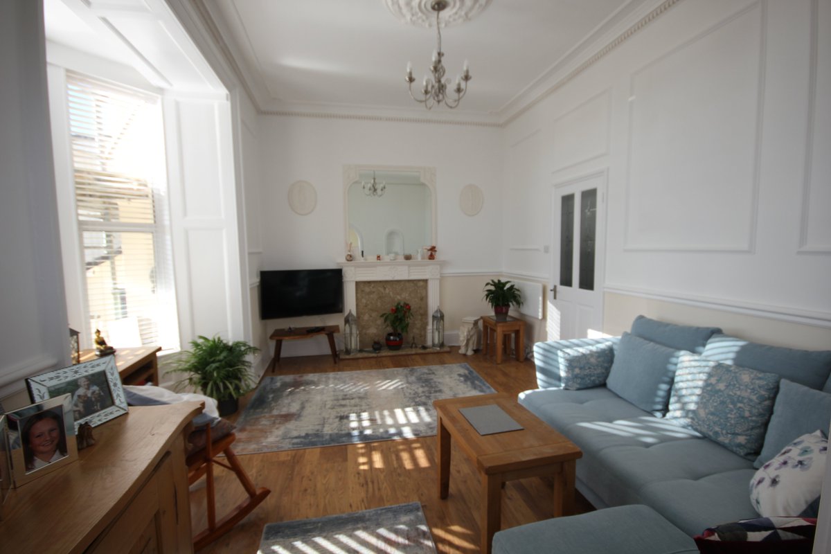 BenestEstates's tweet photo. **NEW INSTRUCTION**

Qualified/Entitled £399,000  St Helier

2 bedroom terrace apartment
Period features, high ceilings
Communal garden. Sea views
Separate kitchen. Store room
Well serviced bus stop
No parking. Sole agent
https://t.co/R9dK9bVLEH
💚 https://t.co/FZpTGrUkic