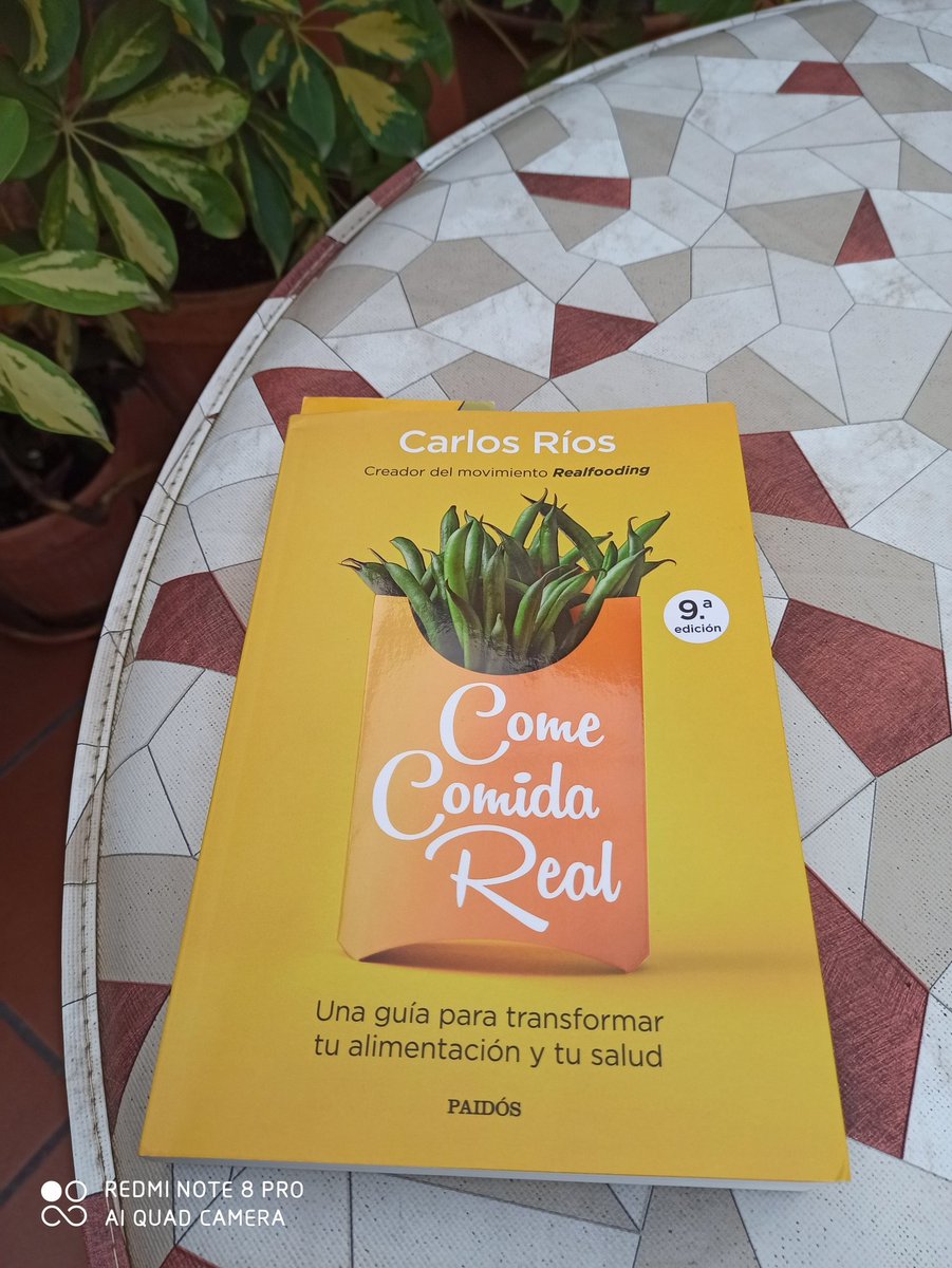 manuelramirez01's tweet photo. Mira que me he leído libros relacionados con la alimentación, pero sin intención de quitar mérito a otros, #ComeComidaReal #Realfooding del nutricionista Carlos Ríos, es de los mejores que he leído. https://t.co/MB64rgxprr