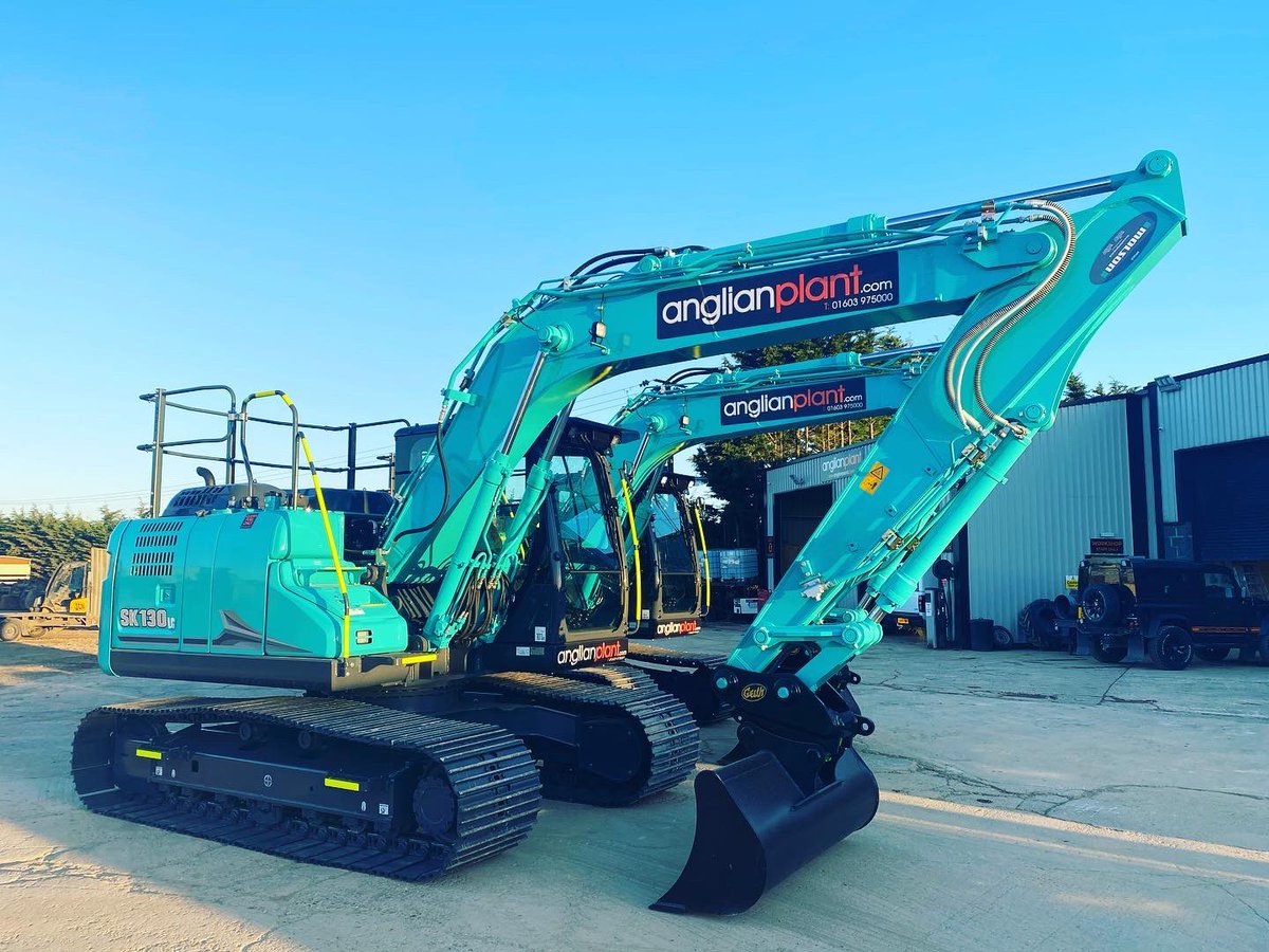 AnglianPlant's tweet photo. Last Friday the sky was blue and so were the deliveries!
@kobelcoeurope twins supplied by @molsongroup
Weβre getting used to this level of service & quality kit - you may well see some more later this month!
#twinning #newkit #excavator #qualitykit #molson #anglianplant https://t.co/WyqPwnNO9C