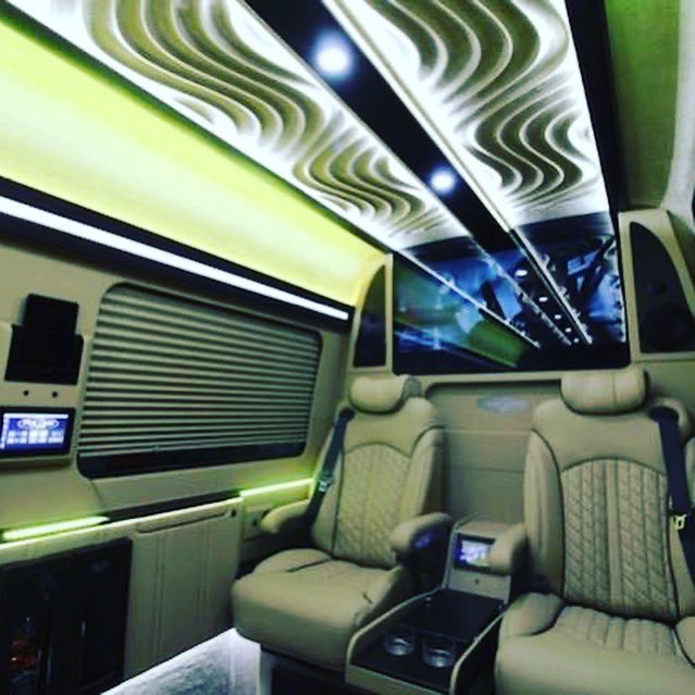 BLSLimo's tweet photo. Like a private jet...
but on the ground. ✈️
The most luxurious way to be transported.
#jetsprinter #sprinter #mercedes https://t.co/giGDS4wuH6