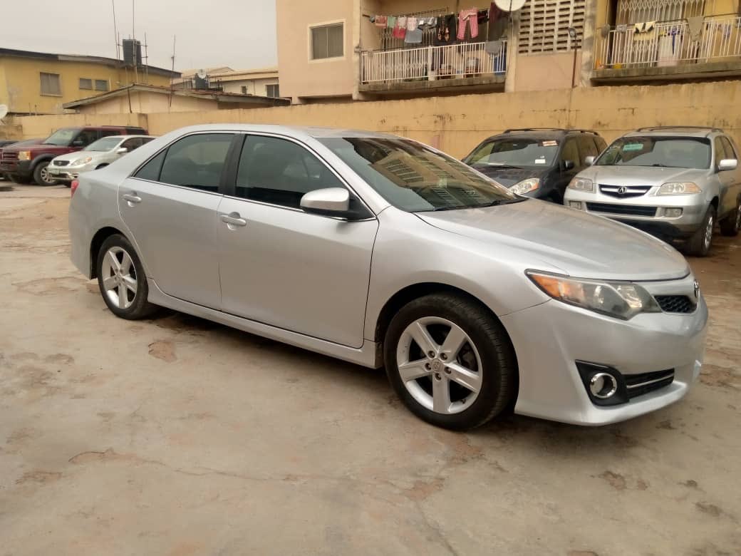 sheyi4real_'s tweet photo. BREAKING NEWS
Just Arrived Pristine clean TOYOTA CAMRY SE 2012 .,..Top Notch vibrant 4plugs engine n gear..A/C most chilling @ 4.7m.
Location : Lagos State
For more enquiries 08153507047 *#MakeMoneyWithOwlet #ShopWithFuge #voteFelaKuti #BetterTogether #PiscesErica https://t.co/7fylX4LVyz