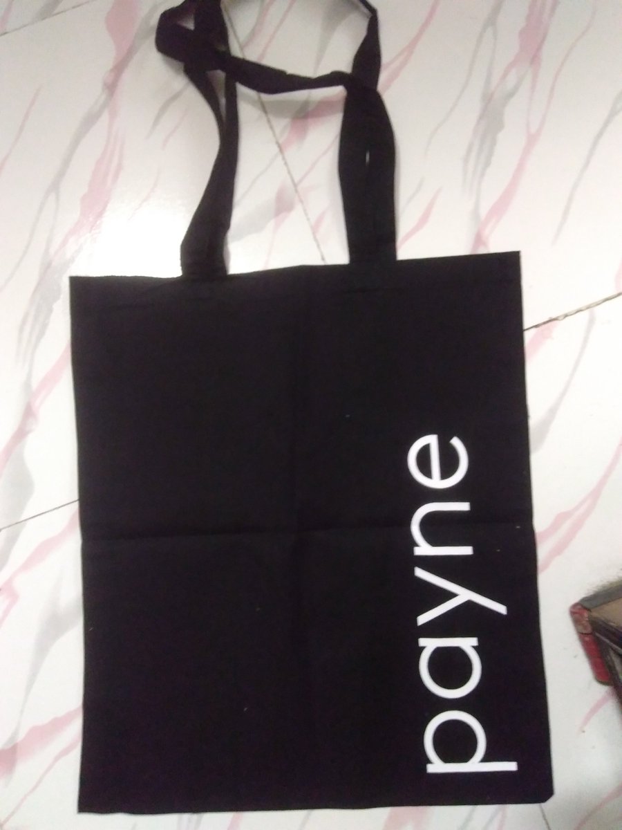 1dbringmehome1's tweet image. I know it's quite late so I'm just gonna wish you a good day!!!  @UJ_forlife bought me your tote bag and it came yesterday . They purchased so many items for so many ppl. Liam  Plz notice them and @1Dis_myoxygen ,introduced me to them. Happy 6 months Of  #lpshowact2 @maemuller_