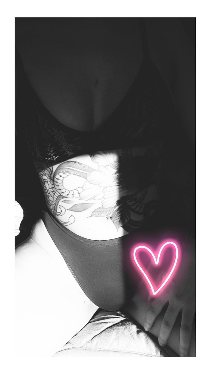 LunaAdore1's tweet photo. Feeling artsy 📸
Drop £5/$6.96 or more into my CashApp, send a screenshot in my DMs as proof &amp; I'll send you an uncensored nude 😘

#cashapp #sellingcontent #nudes #nsfw #sellingnudes #onlyfans #ofgirls #tattooedgirls #girlswithtattoos #girlswithink #girlswithtats #sexy #lingerie https://t.co/ifzx4dVExz