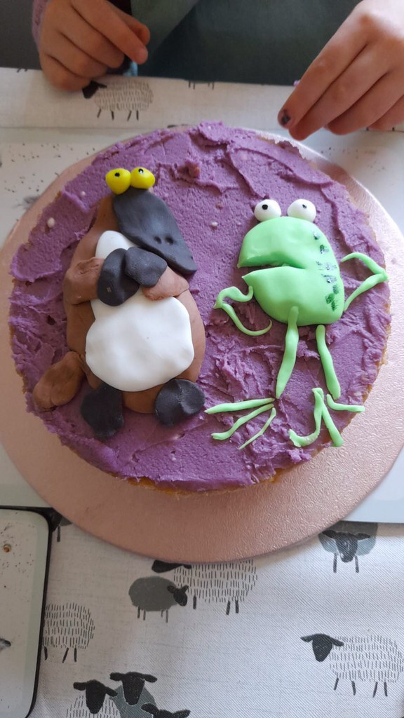 HollingReading's tweet photo. Your book inspired bakes are marvellous. It looks like you are having such fun finding out your favourite books and getting creative in the kitchen. 📚📖 @holling1 #WorldBookDay2021 https://t.co/VarDW9ZoHX
