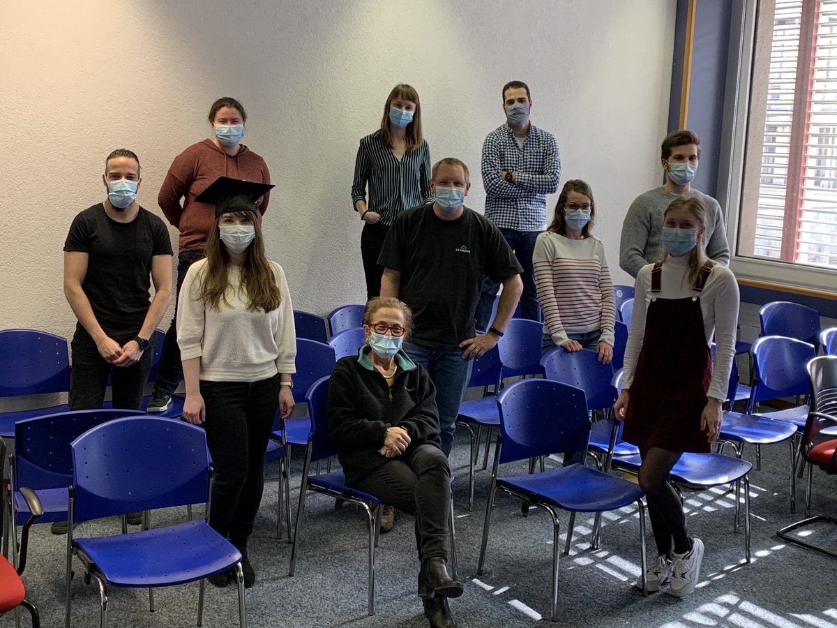 SandraCiti_Lab's tweet photo. Congratulations Katya on a well deserved PhD!👏🎉🎁🎈🎊👍 https://t.co/necZRTcBeS
