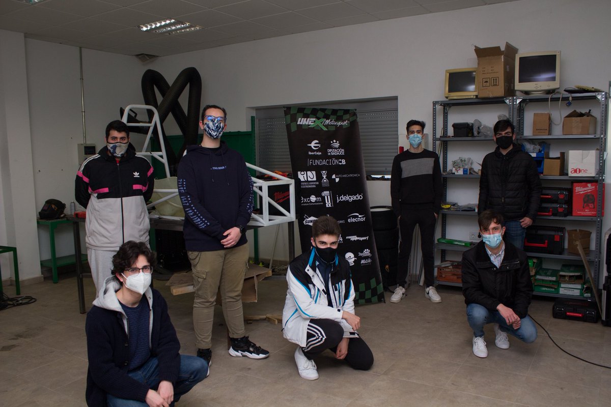 UNEXmotorsport's tweet image. El pasado Viernes recibimos a los nuevos integrantes del equipo para esta temporada. Seguimos trabajando duro para la #FormulaStudentSpain en Agosto!

#fsae #engineering #extremadura #formulastudent #fss2021 #Badajoz