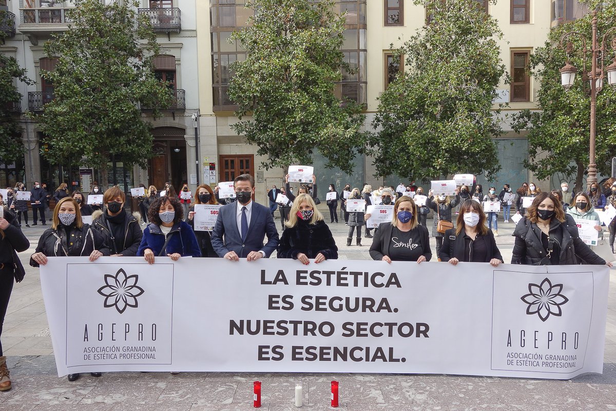 aytogr's tweet photo. El alcalde de Granada, @LuisSalvador, ha transmitido a los trabajadores del sector de la estética y belleza profesional el compromiso del gobierno local y brinda todo el apoyo en la búsqueda de medidas para paliar los efectos de la crisis. #GRX https://t.co/qiuS0Ovksh https://t.co/2fO6vu3ET4
