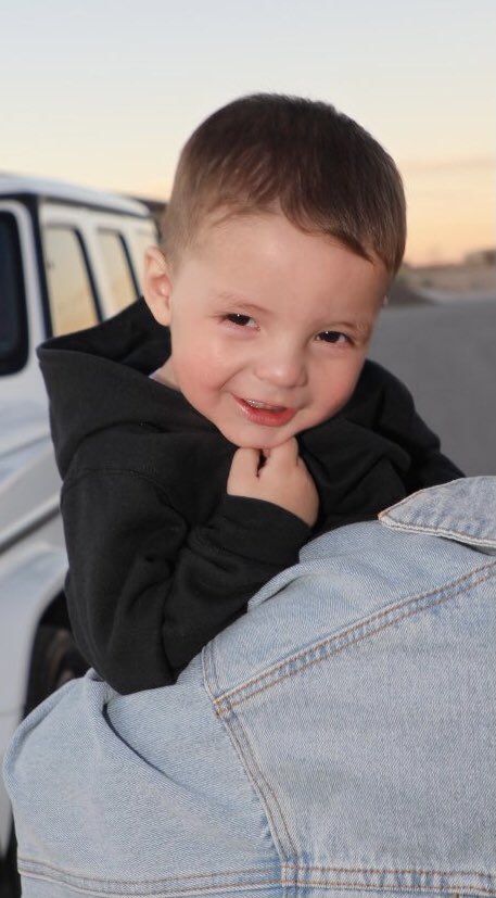 Baby G bien coqueto 😍😍 Too much cuteness.