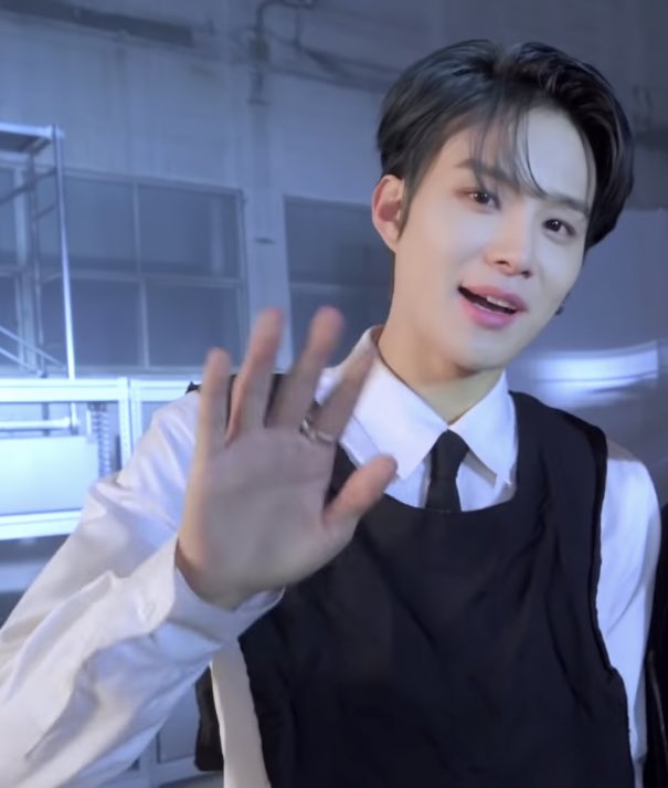 jungwooyy's tweet photo. คนที่ชื่อคิมจองอูอะไรนั่น เราว่าเขาผัวดีนะ . https://t.co/vDNXcZllRL