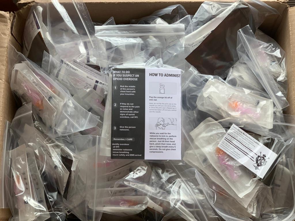 IowaMed's tweet photo. All year round, our students work toward bettering the community. Recently, some of our medical students packed 300 naloxone kits and 100 safe snorting kits for @IAHarmReduction. We’re so proud of their harm reduction efforts! https://t.co/KPNrrYvi55