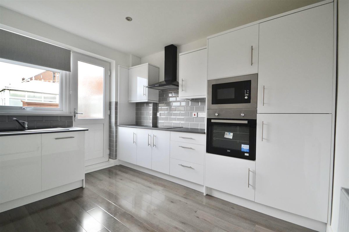 embleys estate agent tweet media