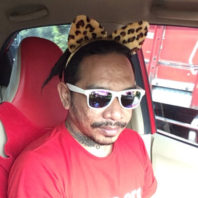 habibthink's tweet photo. Karena hari ini @9itmr sedang berbahagia, saatnya kita lambungkan hestek #SayangJowi hingga ke Pluto https://t.co/KDVZyfp4J2