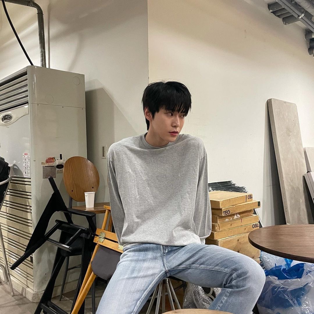 SM_NCT_BACKUP's tweet photo. [OFFICIAL] 210302 #DOYOUNG’s Instagram update

“Gray T 👍”

#NCT #NCT127
https://t.co/GKf990Y9IB https://t.co/CbRvvpUvHz