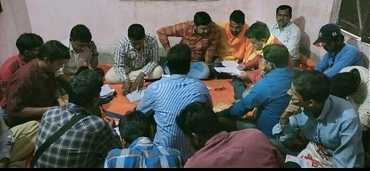 BjpKundu's tweet photo. আগামী 7 ই মার্চ মনোনীয় মোদী জী র ব্রিগেড অভিযানকে সফল করে তোলার জন্য লাভপুর বিধানসভায় বিশেষ বৈঠক করা হলো উ���স্থিত ছিলেন বীরভূম জেলা যুব মোর্চা সহ সভাপতি সৌরভ নীল মজুমদার মহাশয়

@AmitShah @narendramodi @DilipGhoshBJP @MukulR_Official @blsanthosh @shivprakashbjp @KailashOnline https://t.co/x9aN2Z3G33