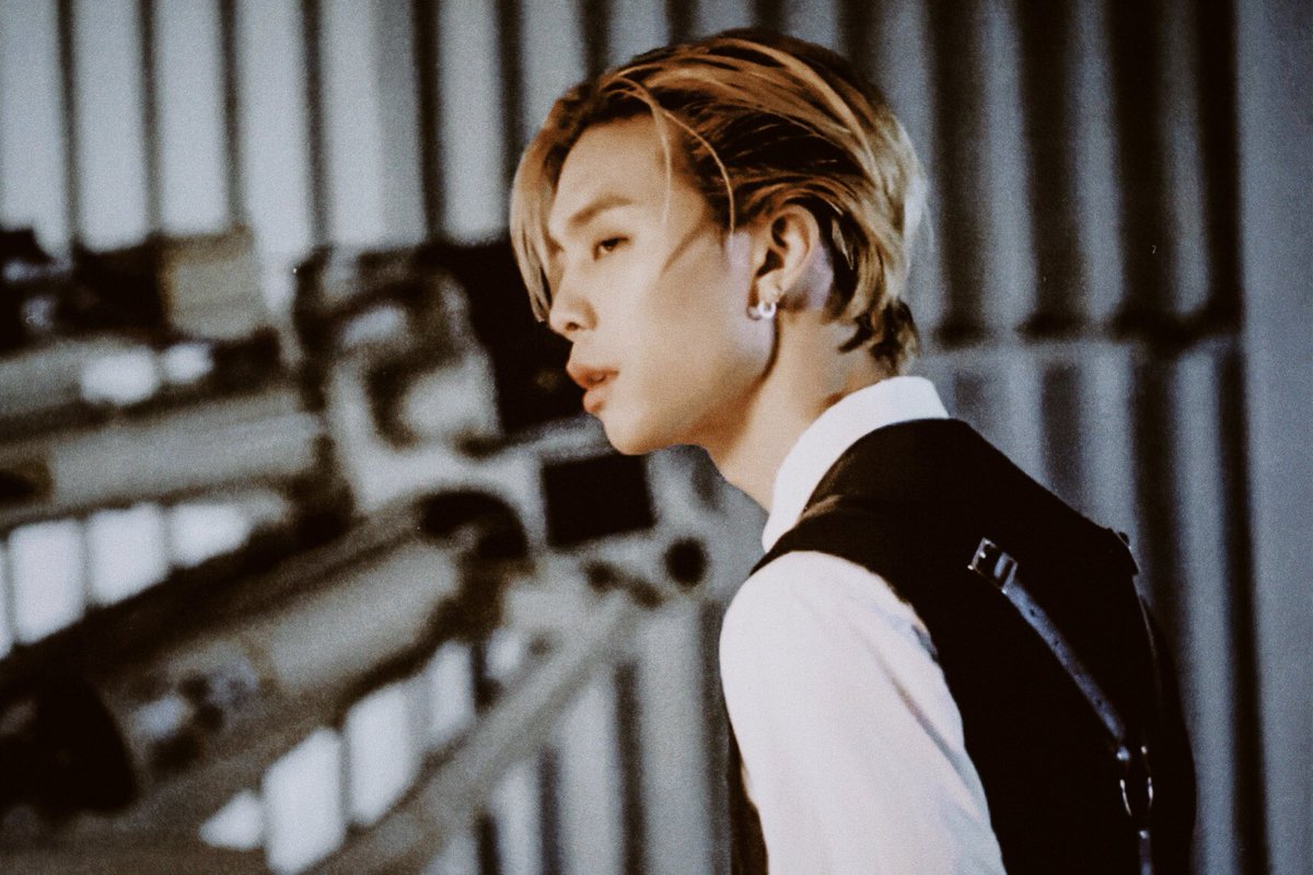 𝚑𝚎’𝚜 𝚜𝚘 𝚞𝚗𝚛𝚎𝚊𝚕