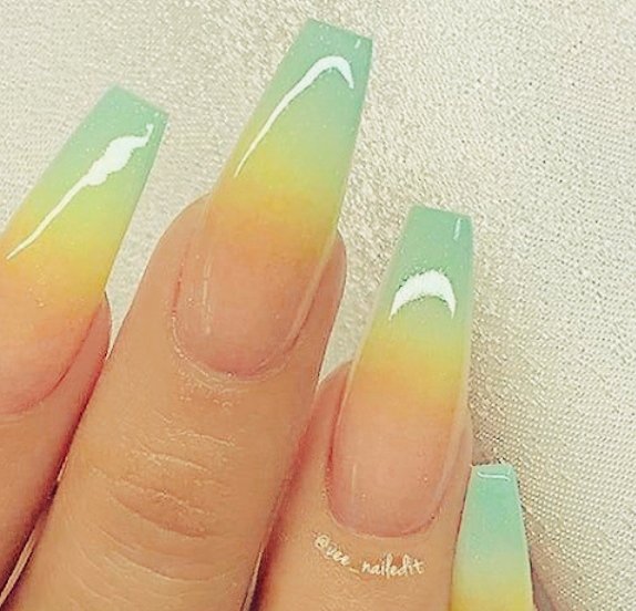 tae_siya's tweet photo. Pastel nail art 💜 https://t.co/g3WzvHu6HF