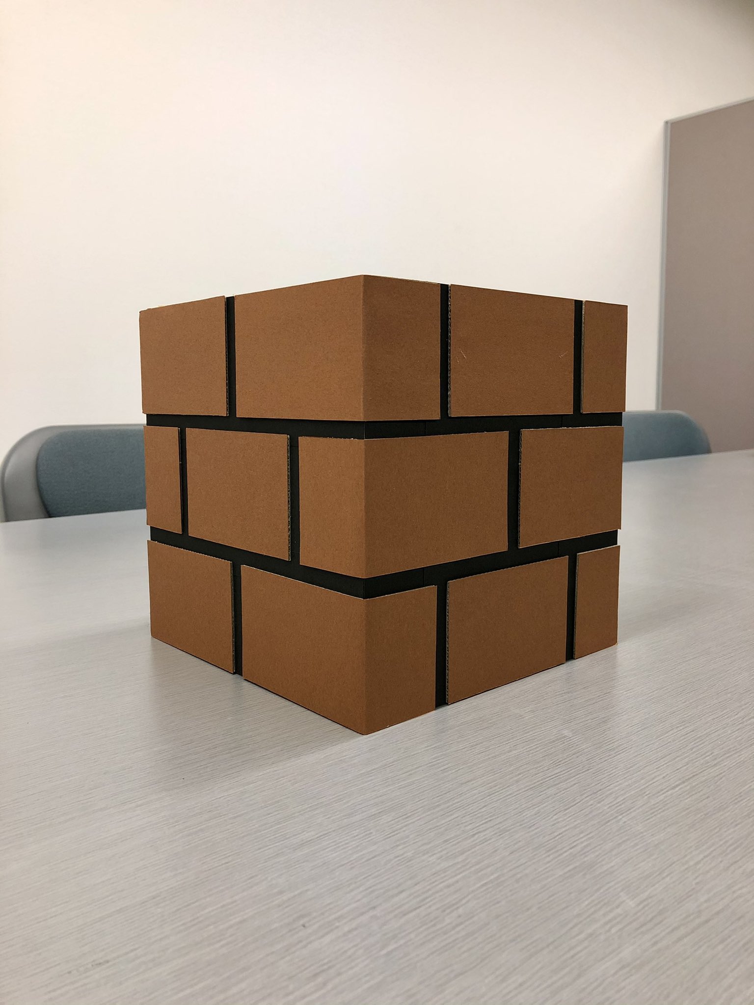 ボエ鳥工作 昼休み限定 頑張ってレンガブロック作ったんだけどこれをマリオにワンパンで壊されるのホンマつらいで ダンボール工作 段ボール工作 ニンテンドーワールド T Co 8xqbokovgh Twitter
