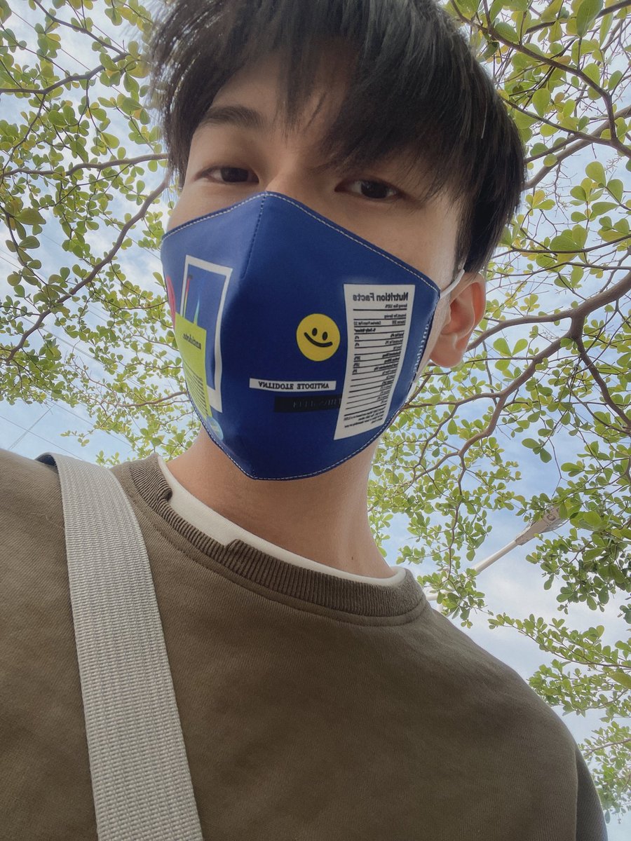 MaoShabell's tweet photo. who's this lovely boy?oh,my little bro~does the face mask make him much handsome and safe😁
#Tul_Pakorn
#Antidotebkk https://t.co/KrO9P40L3k