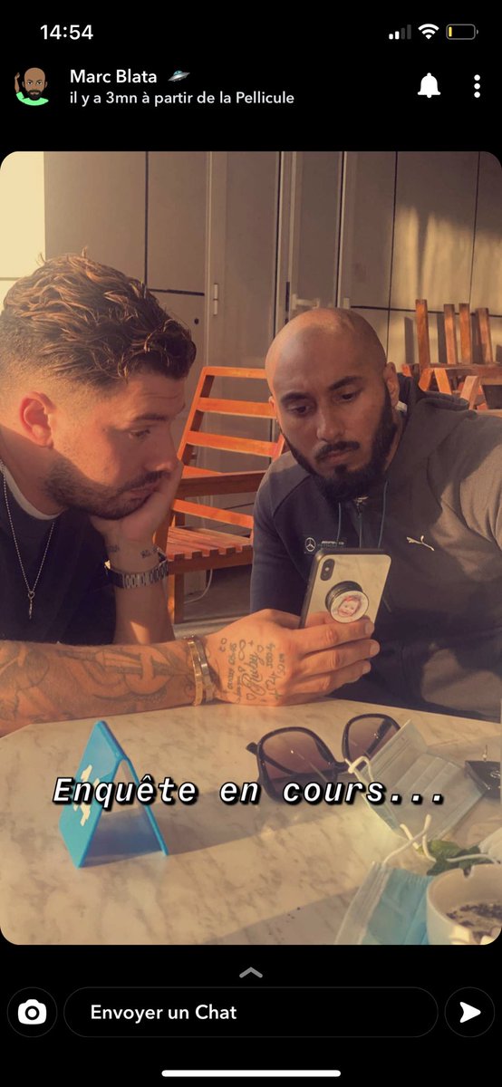 Alexandre_arh's tweet photo. Kevin il est quand même exceptionnel mdrr. Il défends sa femme contre tous. Bravo ! #carlamaeva https://t.co/oB2RmjnAmM