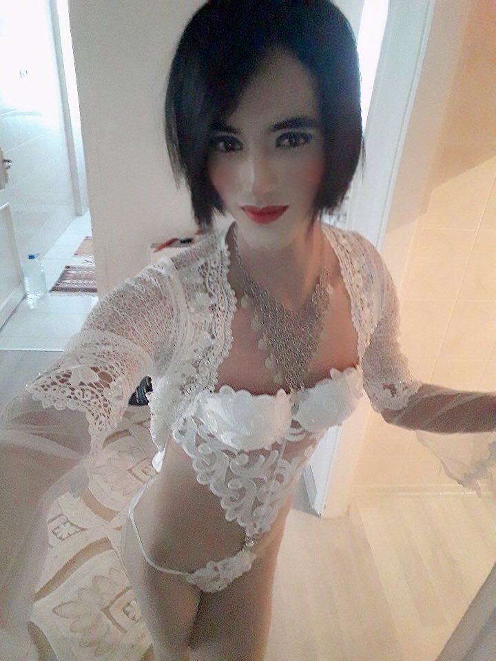 #bahcelievler rt lütfen aşklar msjlarınızı beklıyorum denız ben Tansu arkadasım sınırsız grup herşey var