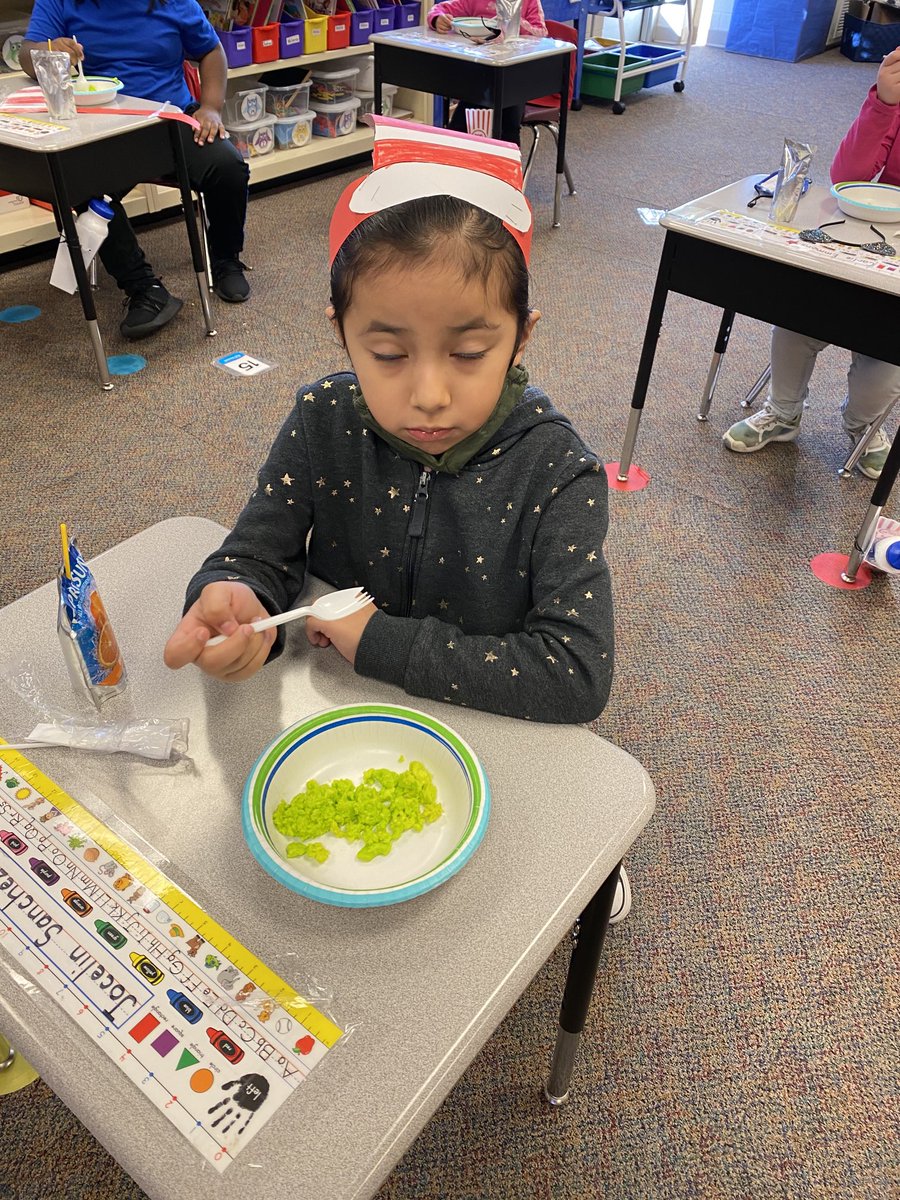 Wise4Leesa's tweet photo. Would you could you in a classroom?  Yummy green eggs and ham! https://t.co/t9bTFShRS8