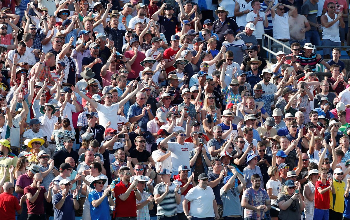TheBarmyArmy's tweet photo. You just had to be there https://t.co/qDYjbTsncU