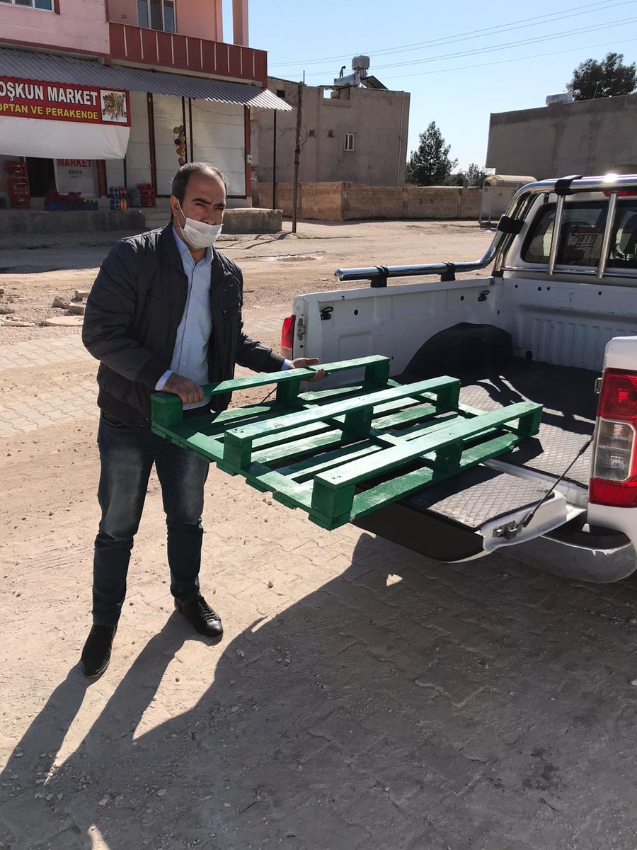 Şanlıurfa büyükşehir belediyesi kültür ve turizm daire başkanlıği tarafından kutuphanemize gönderilen palet raflar 
Büyük şehir belediye başkanımız <a href="/zabeyazgul/">Zeynel Abidin BEYAZGÜL</a> ve daire başkanımız <a href="/niyazikocadag/">Niyazi Kocadağ</a> 'a desteklerinden dolayı teşekkür ederiz ..